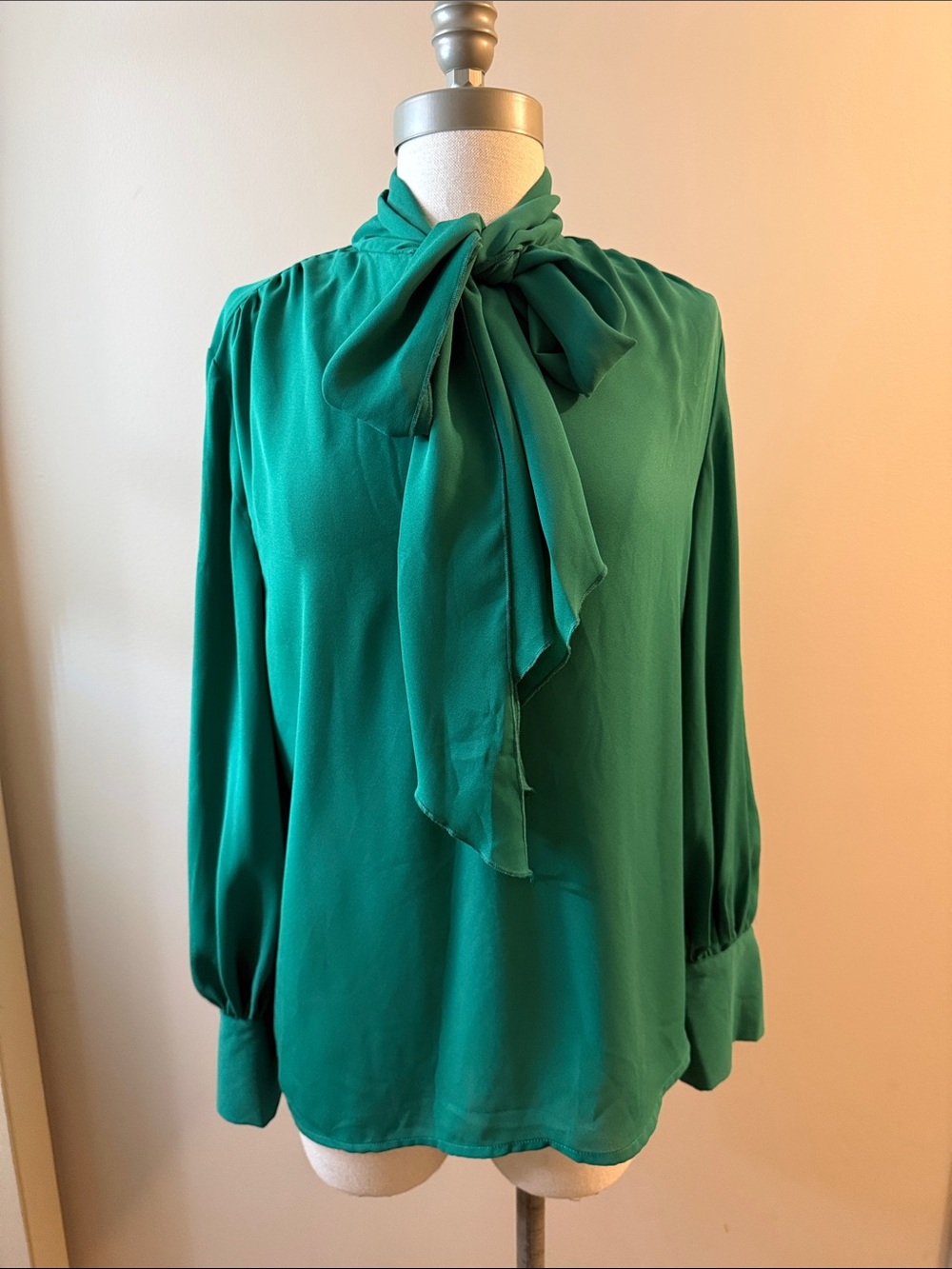 Who What Wear Green Tie-Neck Blouse